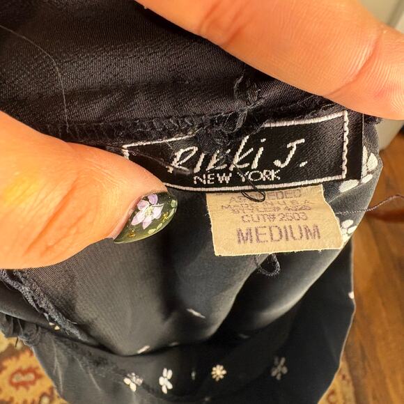 Black Floral Maxi Skirt Vintage Rikki J New York Size Medium Whimsygoth - Picture 9 of 9